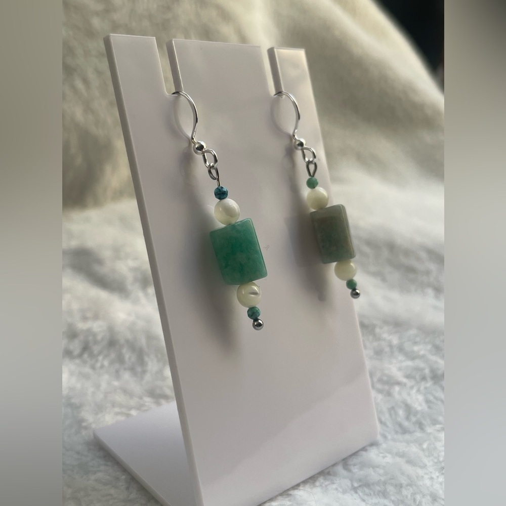 African turquoise, natural stone earrings, mother of pearl and 925 silver.